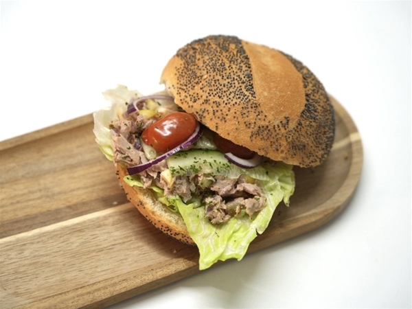 Broodje tonijn salade
