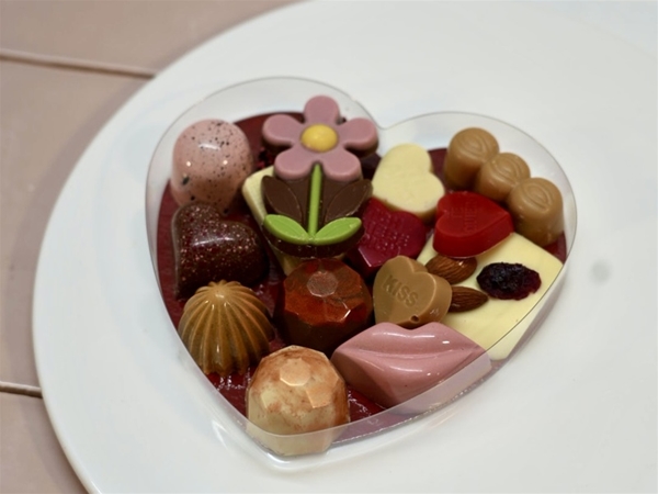 Hartjesdoosje met chocolaatjes